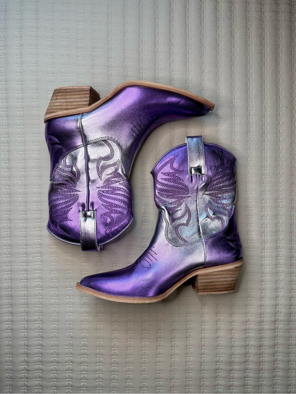 ShuShop Zen Metallic Purple Silver Ombré Faux Leather Cowboy Boots - 6.5